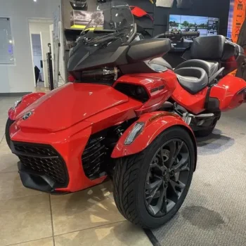 سلسلة خاصة للدراجات النارية ، Can-Am Spyder F3 ، محدودة ، محدودة