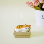 kf-Sb3de4c61205f4a97bf468954f6320f3as-Japanese-Zakka-Box-Cat-Mini-Paper-Clip-Box-Cat-Decoration-Stationery-Ornaments-Dispenser-Desk-Clips-Dispenser