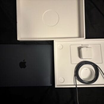 Apple MacBook Air 13 in 2024/Apple M3 4.05 GHz, 256 GB 8 GB 8-Core