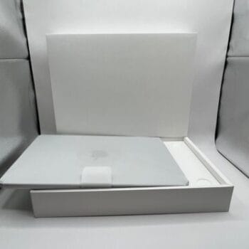 MacBook Air 13.6" (256GB SSD, M2 Chip, 8GB)  - Silver -  AS IS w/WARRANTY