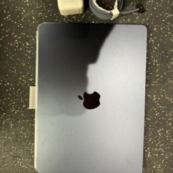 Apple MacBook Air 13-inch 2022 M2 / 8GB RAM / 512GB SSD / 10-Core GPU / Silver