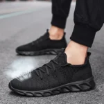 kf-S82dc8f45812443bfa69c0af141d3d0d3i-Hot-Sale-Light-Man-Running-Shoes-Comfortable-Breathable-Men-s-Sneaker-Casual-Antiskid-and-Wear-resistant