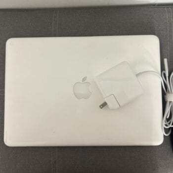 MacBook 2009 13" INTEL 2.26 GHz Core 2 Duo 4GB RAM, OS High Sierra