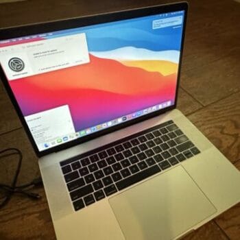 MacBook Pro I7 15inch 2017
