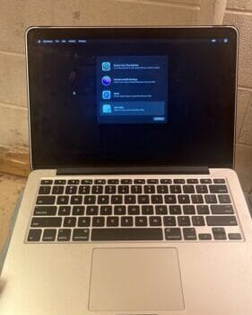 Apple MacBook Air 13.3" M1 Chip 2020 Model 8GB 256GB