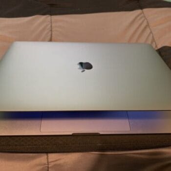 apple macbook pro 15 touch bar 2017