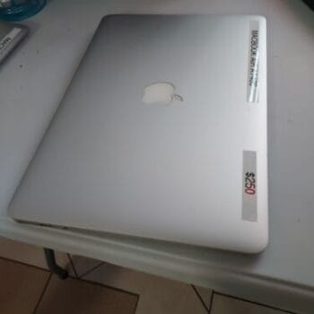 Apple MacBook 13.3 in 2017/Intel Core i5 5th Gen. 1.80 GHz, 128 GB 8 GB Intel HD