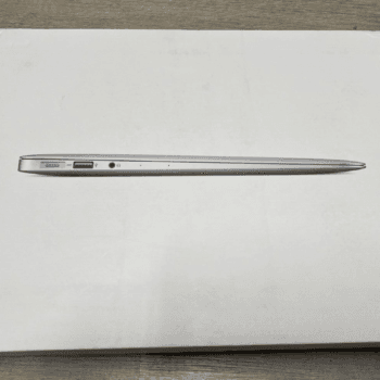 Apple MMGG2LL/A MacBook Air 13" Early 2015 Core i5 1.6GHz 8GB RAM 256GB SSD...