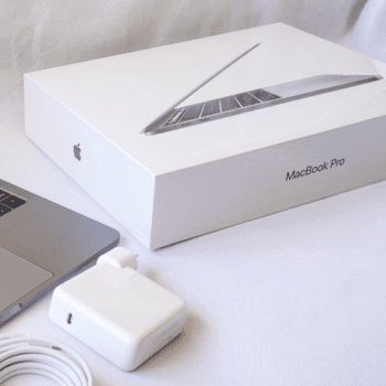 Apple MacBook Pro 13", 2016, Four Thunderbolt 3 Ports I5-6267U 2.9GHz 16GB 512GB