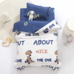 kf-Hb0c25a83b30846338e63a90e1908e32ct-3-pcs-set-cotton-baby-Bedding-set-bed-sheet-duvet-cover-pillowcase-Words-bear-pink-white