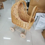kf-S43d6ca0025d044ce9c7d7213c5ae25ebZ-Retro-Rattan-Doll-Stroller-Toy-Studio-Baby-Photo-Props-Doll-Carriage-Child-Room-Decoration-Baby-Doll